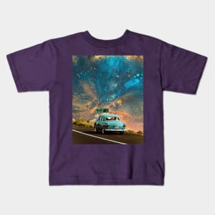 STANDING STILL Kids T-Shirt